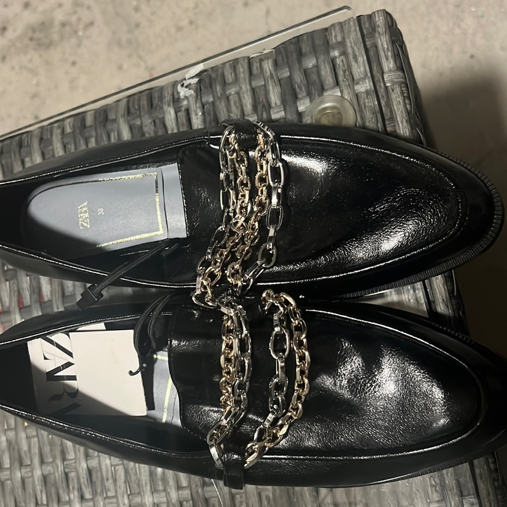 multi chain flat moccasin